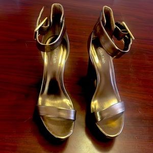 Metallic shimmer bronze wedge heels size 8 woman’s